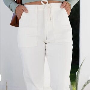 Women’s Judy Blue White Denim Joggers Size 15/32 new with tags